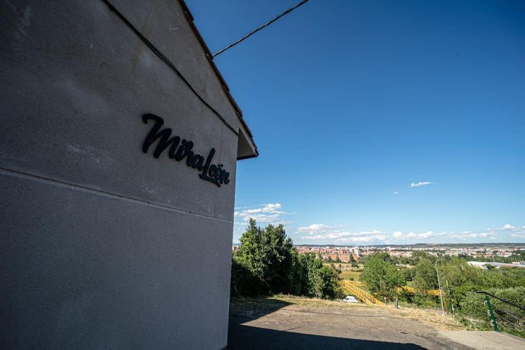 Miraleon Villa Exterior photo